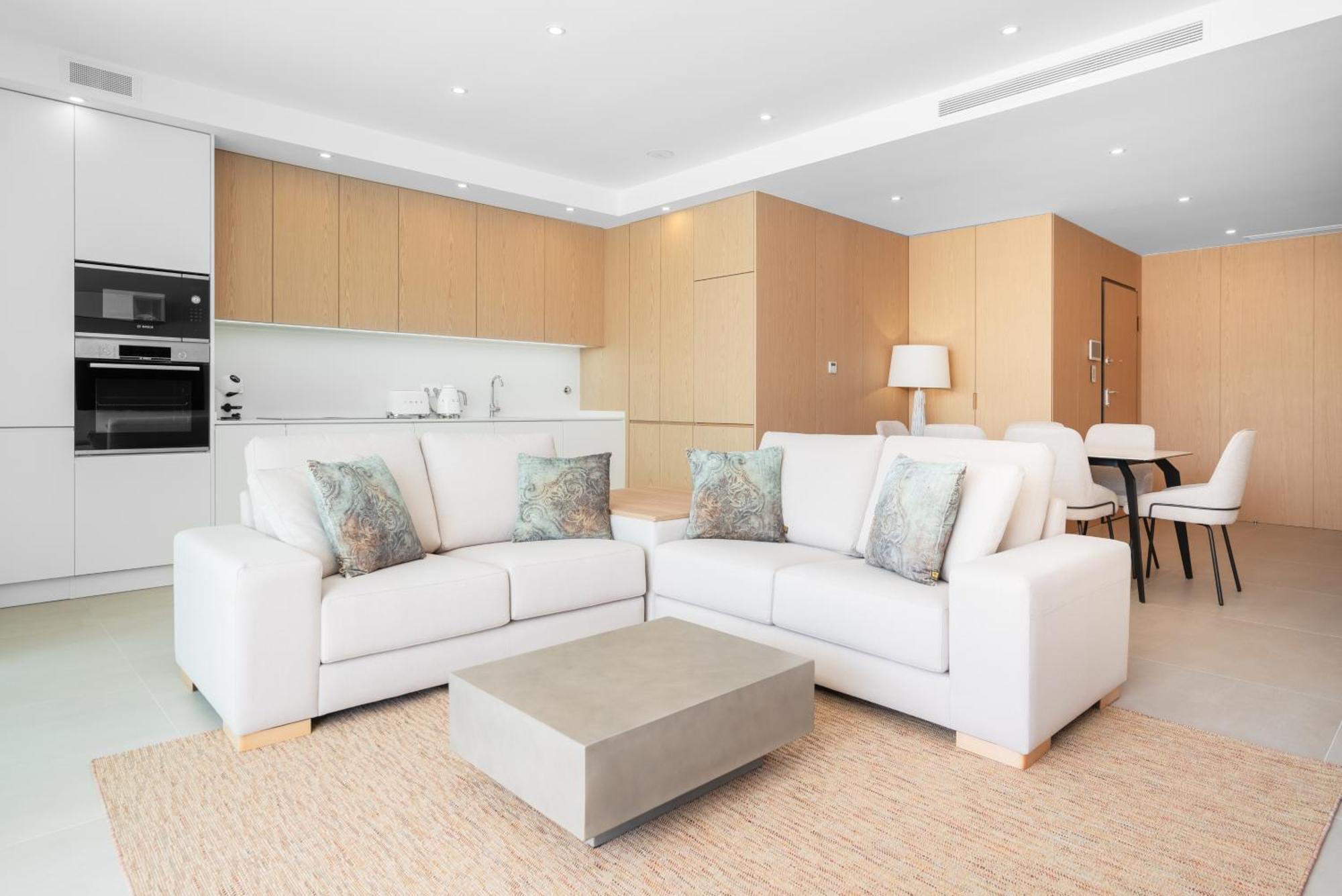 Apartment Luxury Poolside