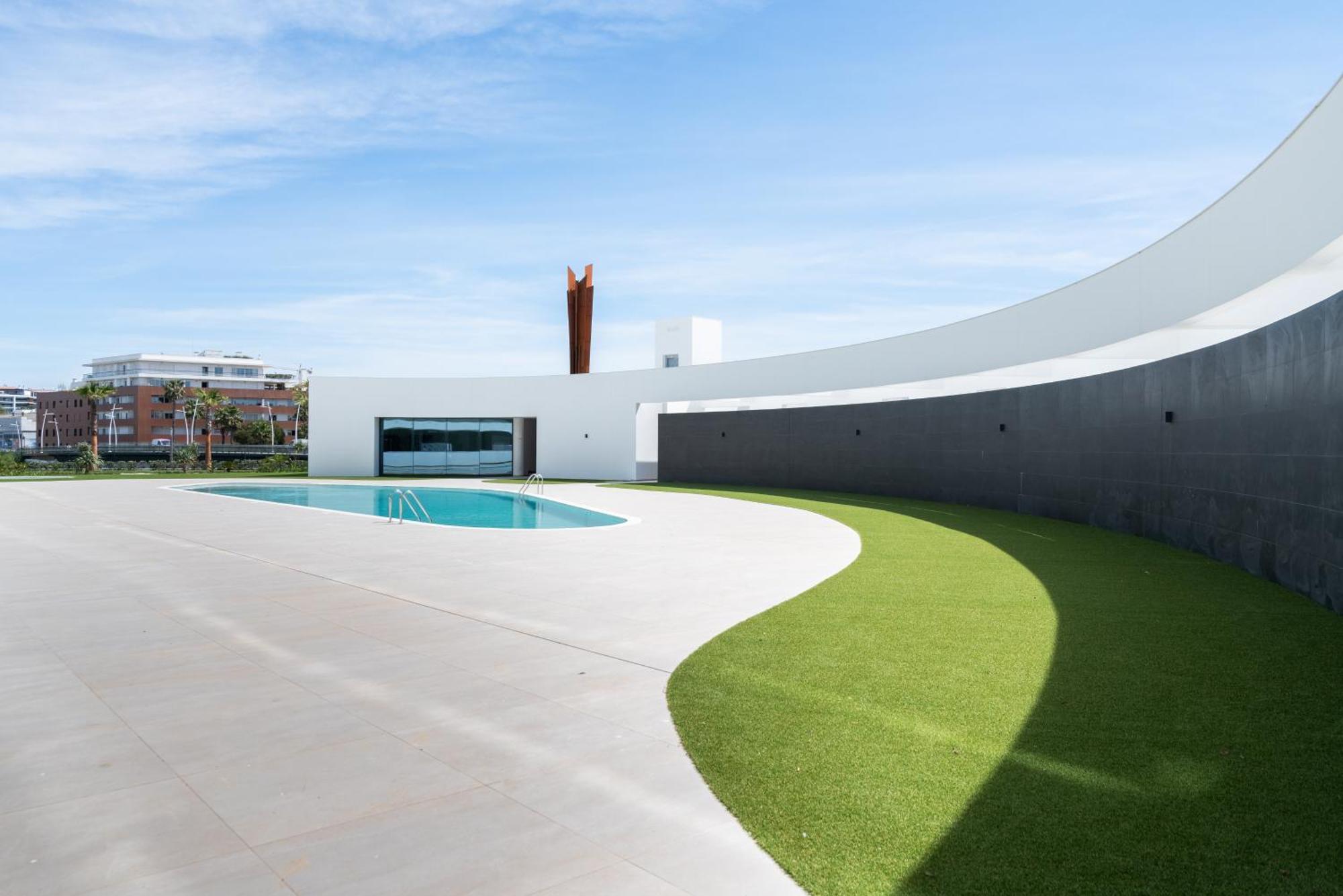 Luxury Poolside * Lagos
