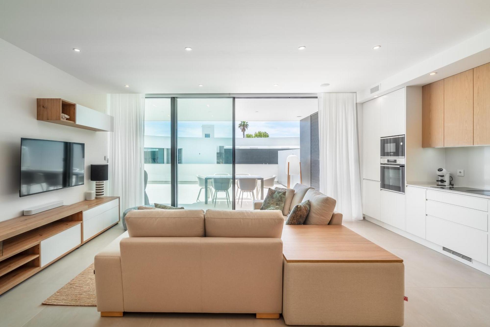 Apartment Luxury Poolside