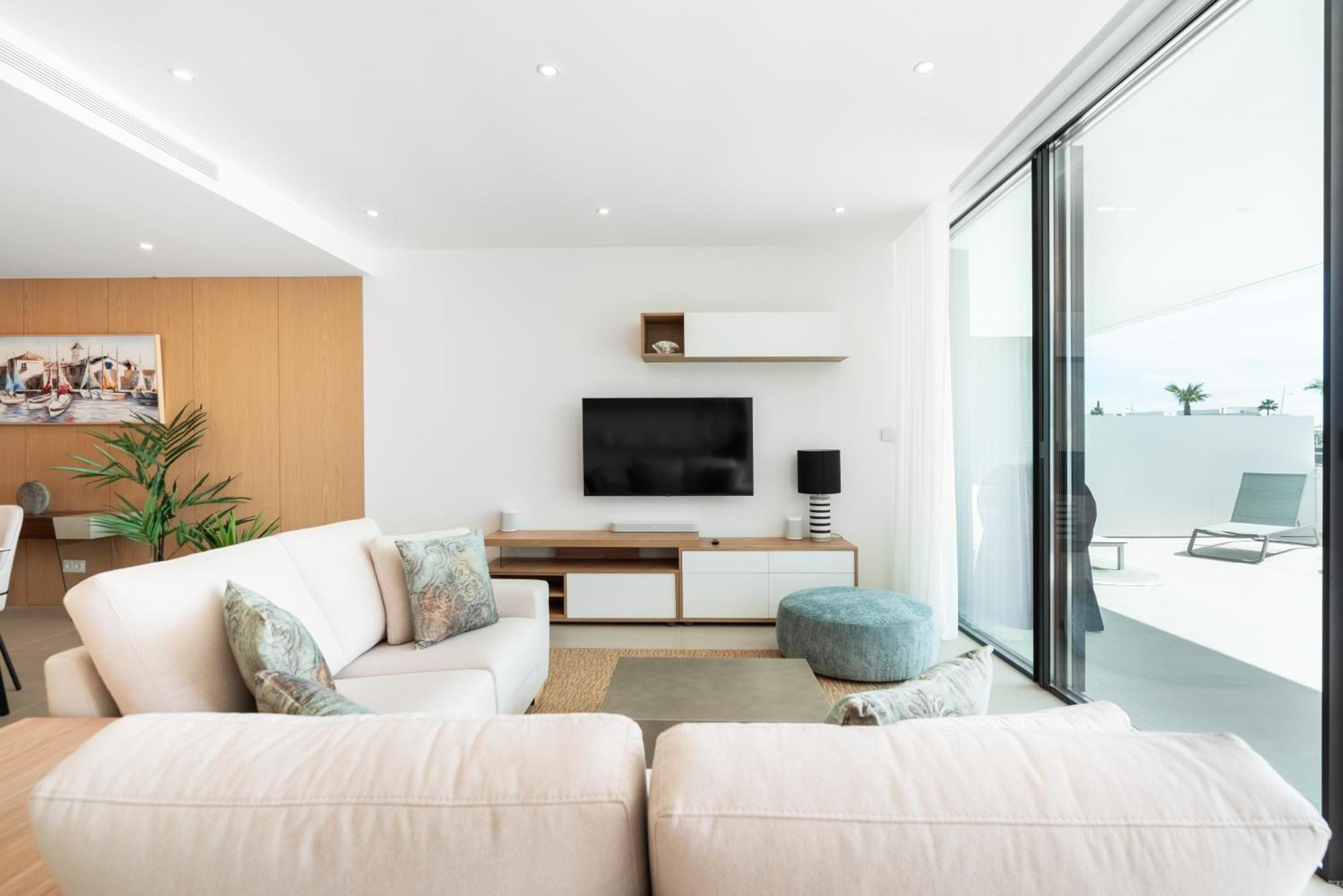 Apartment Luxury Poolside