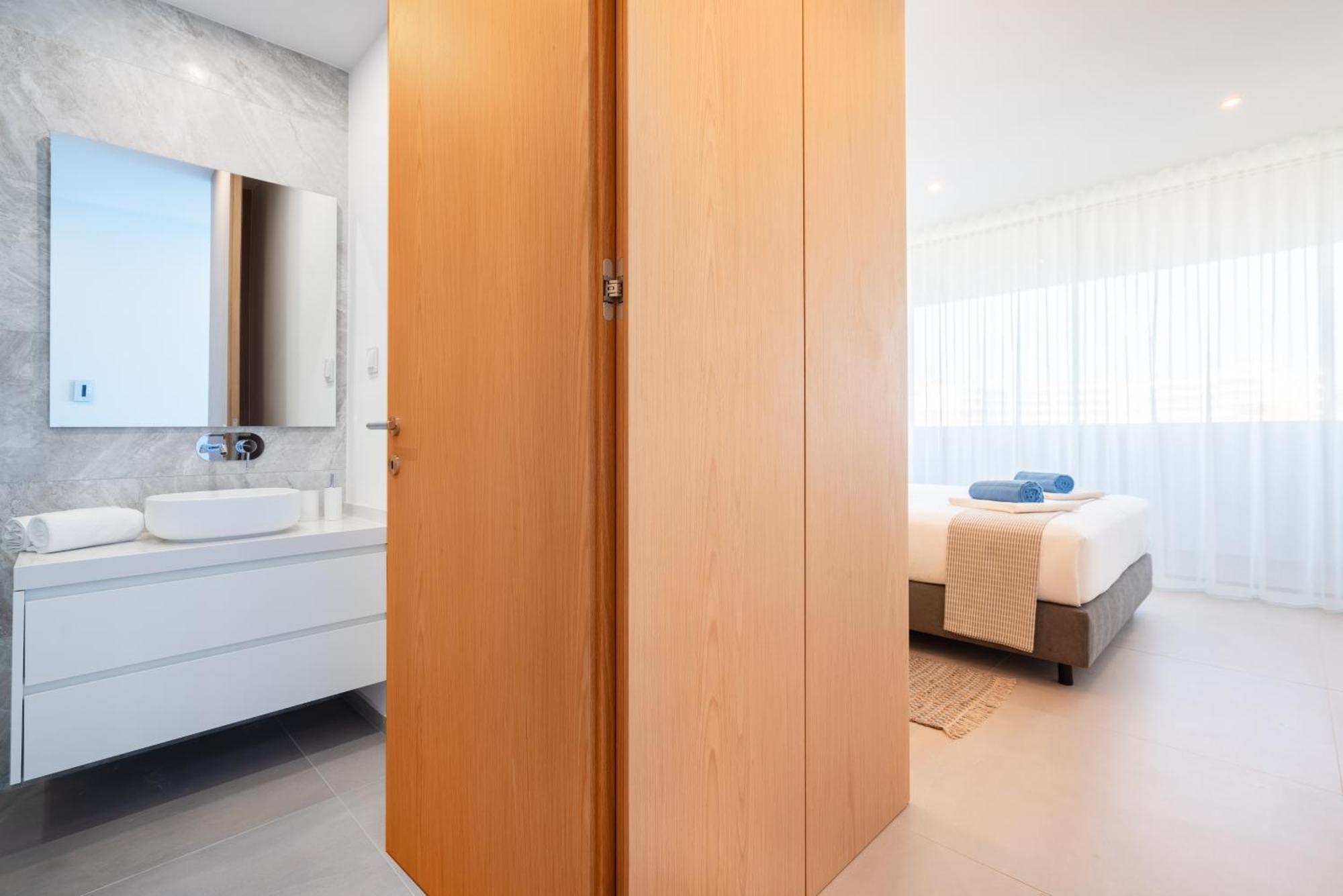 Apartment Luxury Poolside Lagos