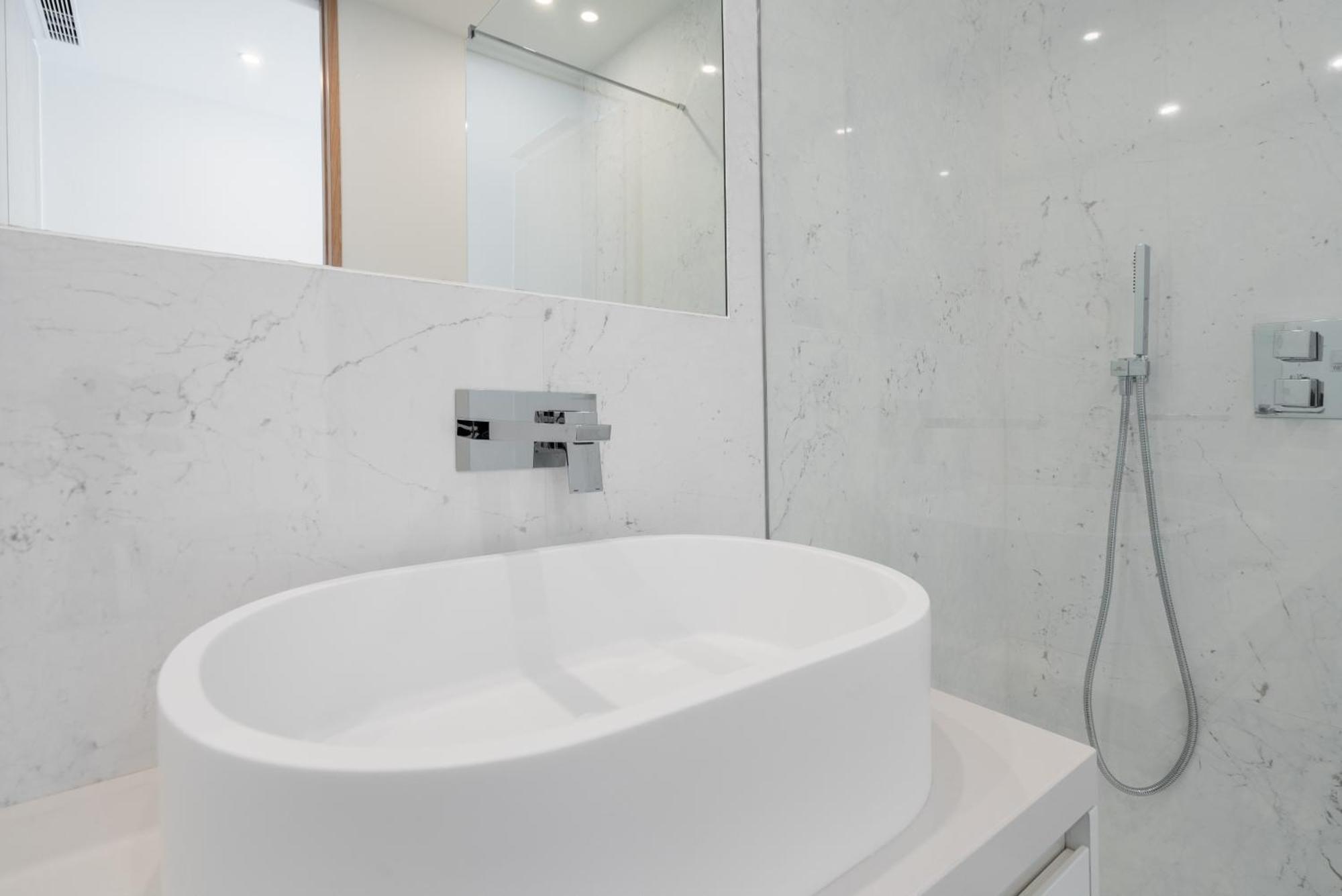 Luxury Poolside Apartment Lagos