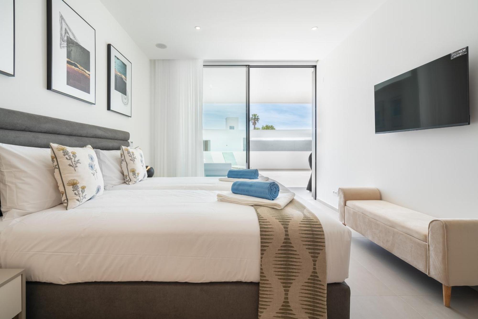 Luxury Poolside Apartment Lagos
